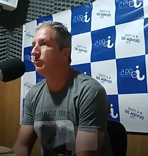 Presidente do Lar dos Idosos destaca avanços e desafios em entrevista à rádio Jota FM