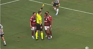 Jogador do Flamengo é suspeito de forjar cartão amarelo por apostas em bets