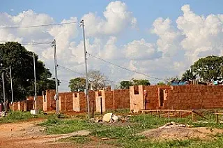 Servidores deram golpe de R$ 100 mil oferecendo vantagens no sorteio de casas populares em MS