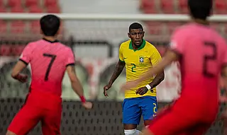 Tite chama Emerson para substituir lateral Daniel Alves