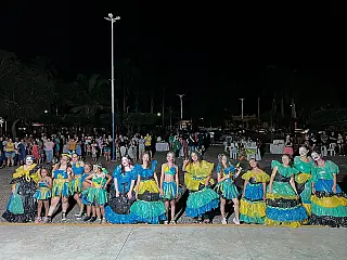 Noite cultural na praça da matriz celebra o modernismo com teatro, artesanato e cinema