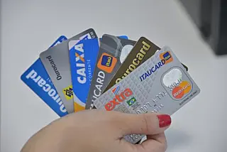 Novas regras para rotativo do cartão de crédito valem a partir desta segunda
