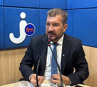 Pedro Kemp defende equiparação salarial de professores contratados em MS