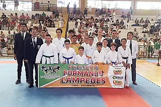 Sidrolandenses conquistam11 medalhas na Final do Estadual de Karatê Olímpico