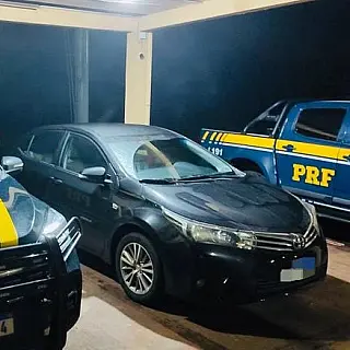 PRF apreende Corolla adulterado e com registro de furto na BR-267