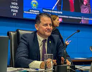 Recapeamento das ruas do Maxwel é solicitado com urgência pelo deputado Renato Câmara ao governador
