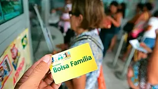 Bolsonaro quer acabar com abono do Pis/Pasep para elevar Bolsa Família