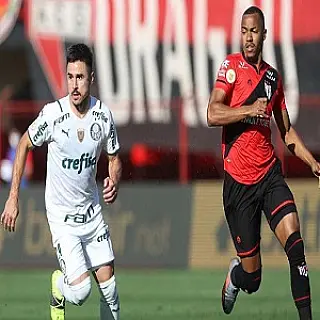 Palmeiras supera Atlético-GO pelo Brasileiro e vence a sétima seguida
