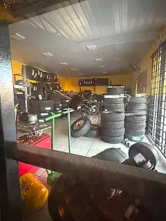 PF apreende 200 pneus e cerca de 20 caixas de cigarros em Campo Grande
