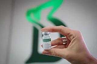 MS recebe doses da vacina contra a dengue para profissionais da saúde