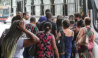 Desemprego entre mulheres é 45,3% maior que entre homens no 3º trimestre
