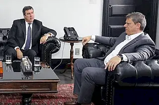 Riedel se Reúne com Tarcísio Antes de Decisão Sobre o PSDB