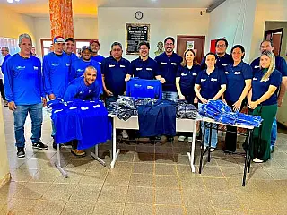 Aparecida do Taboado inicia entrega de novos uniformes aos servidores municipais
