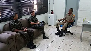 Corpo de Bombeiros Militar em Ivinhema recebe visita do Exército Brasileiro