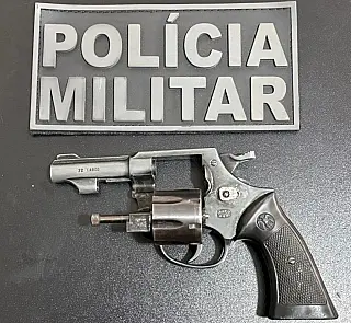 Homem é preso ao tentar vender revólver em bar de Deodápolis