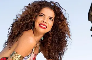 Domingo tem show de Vanessa da Mata e  do multi-instrumentista, Kalélo