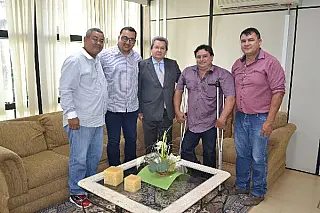 Lideranças recorrem a deputado por regularização de moradias