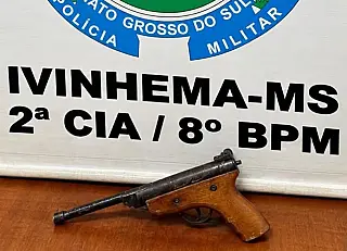 Homem é preso após ser flagrado com pistola adaptada para calibre 22