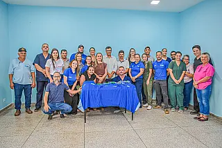 Selvíria entrega uniformes aos funcionários do Centro de Especialidades Médicas