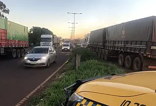Indígenas liberam rodovias após novo dia de manifestações com bloqueios