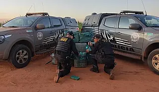 DOF apreende mais 500 kg de pasta base de cocaína em pista de aviões na fronteira com o Paraguai