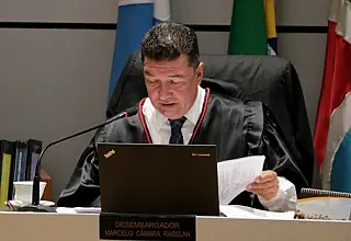 TJ determina demissão de servidora que falsificou atestado médico