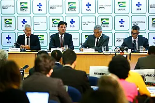 No Brasil, casos suspeitos do novo coronavirus permanecem em nove.