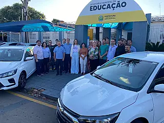  Santa Fé do Sul reforça frota da Educação com dois novos veículos.