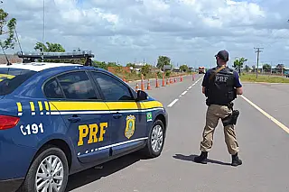 Jovem é presa com mala "recheada" de droga em Caarapó