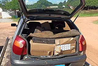 Após perseguição, PM apreende veículo com contrabando de cigarro