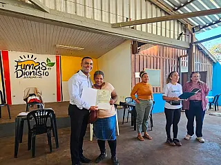 Mais de 150 moradores recebem documentos com registro da identidade quilombola