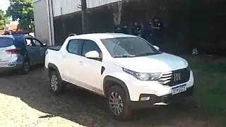 Motorista é perseguido pela polícia e abandona carro na fronteira de MS