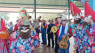Chegada da Folia de Santos Reis reúne grande público no Córrego do Ouro