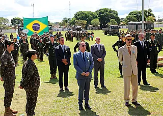 Presidente do TJMS recebe homenagem no Dia do Exército