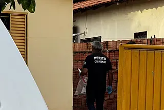 Mulher de 50 anos é morta a facadas e filho é preso como suspeito