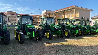 Governo Federal entrega 14 tratores para reforçar agricultura familiar em MS