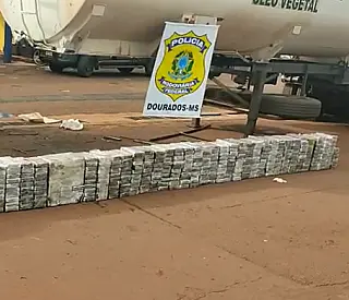 PRF apreende 446 quilos de cocaína em caminhão carregado com óleo vegetal
