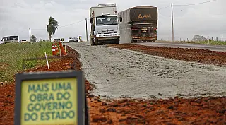 Reconstrução da MS-382, entre Guia Lopes da Laguna e Bonito, será concluída em junho.