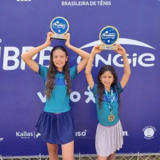 Estudantes da rede municipal brilham no tênis brasileiro e representam Santa Fé do Sul com orgulho