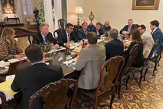 Em reunião com novo presidente do Paraguai, deputados discutem Rota Bioceânica