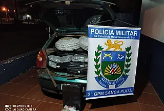 Homem é flagrado com carro 'recheado' de mercadorias provenientes de descaminho