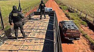 Caminhão com 25 mil caixas de cigarros contrabandeados é apreendido em Sete Quedas