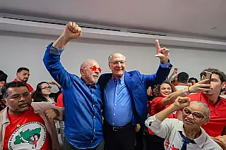 Lula promete mudar forma de governar após reeleição e destaca participação dos jovens