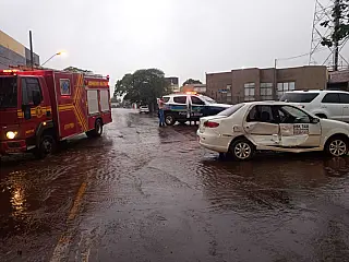 OUÇA: Acidente no centro de Sidrolândia, ocorrências de furtos, golpes e violência doméstica