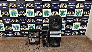 PM apreende aparelhagem de som e prende autores de perturbação da tranquilidade.