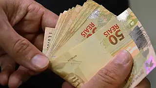 Lula anuncia novo salário mínimo de R$ 1.518 para 2025