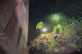 Caminhão cai de ponte sobre o Rio Vacaria na BR-163; buscas por vítimas continuam