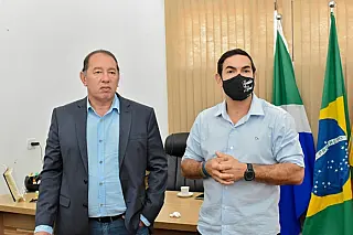 Gerson Claro e prefeito de Selvíria se reúnem com Riedel e discutem pavimentação da MS-444