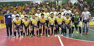 AMG reage mas perde e sofre eliminação