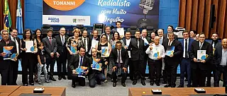 Sessão solene entrega Comenda a profissionais da radiodifusão de MS
